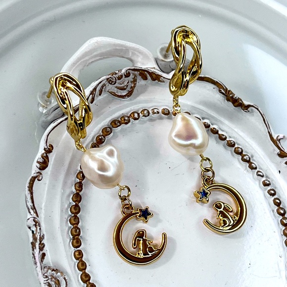 Handmade Freshwater Baroque Pearl Moon 🌙 Rabbit 🐇  Earrings S925 Posts - Picture 2 of 4